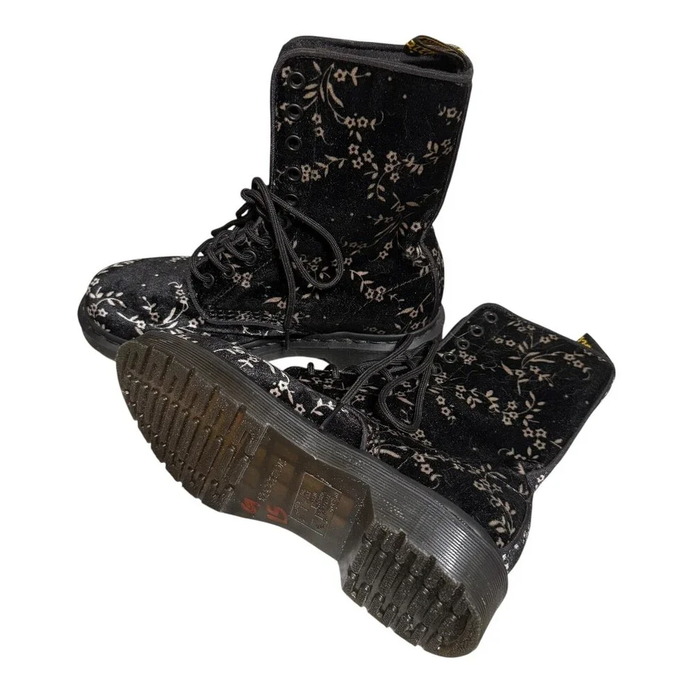 Dr. Martens Womens Size 7 Black Velvet Floral 8-Eye Boots Vintage Rare - Picture 5 of 6